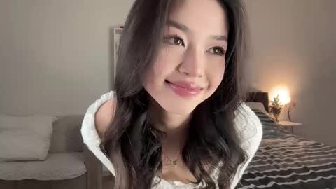 yourlittlesunrise_ online show from 12/14/25, 05:46