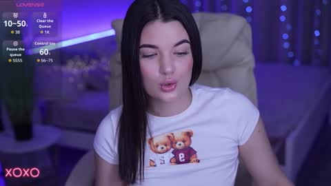 L O L A online show from 11/20/25, 10:31