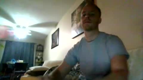 Snapshot of yourlove8523 chatting on 11/19/25, 07:19 yourlove8523 online show from 11/19/25, 07:19