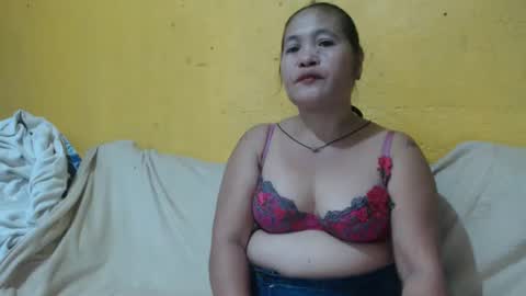 Snapshot of yourlove_regine chatting on 01/20/25, 11:32 Regine online show from 01/20/25, 11:32