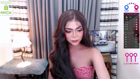 Snapshot of yourloveable chatting on 10/01/25, 04:24 CHARLOTTE online show from 10/01/25, 04:24