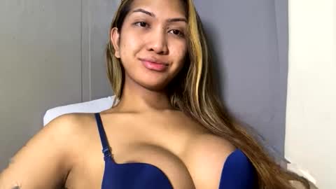 Snapshot of yourlovebella88 chatting on 04/24/26, 04:48 yourlovebella88 online show from 04/24/26, 04:48