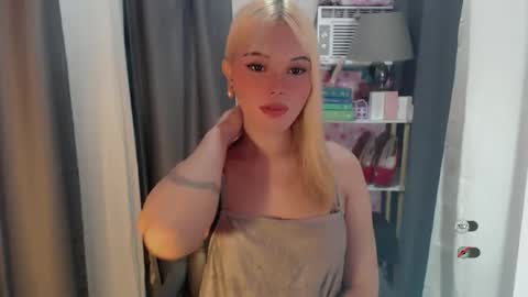 KYLIE MORE online show from 05/27/26, 07:27