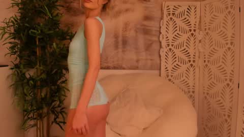 Sarah online show from 01/28/25, 08:26