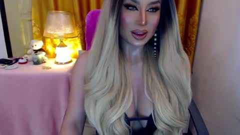 Adriana Maxwell online show from 06/09/26, 05:46