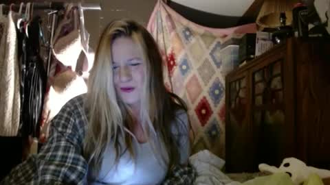 yourmomma999 online show from 03/11/25, 03:59