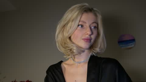 Snapshot of yournaughtymiss chatting on 12/15/24, 03:45 Eva online show from 12/15/24, 03:45