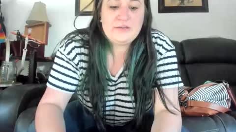 Snapshot of yournewfavoritecamgirl chatting on 11/17/25, 03:07 Lexi online show from 11/17/25, 03:07