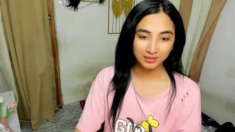 Snapshot of yourpretty_drea chatting on 11/25/25, 02:50 Dreaa online show from 11/25/25, 02:50