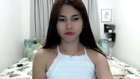 yourprettyblythe_ts online show from 12/21/25, 08:10