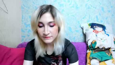Snapshot of yourr_robin chatting on 07/30/26, 12:37 yourr_robin online show from 07/30/26, 12:37