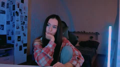 Snapshot of yourrdanceteacher chatting on 10/12/25, 07:46 Eva online show from 10/12/25, 07:46