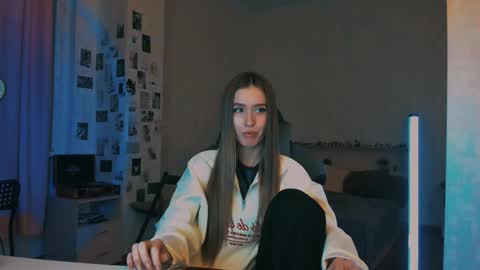 Snapshot of yourrdanceteacher chatting on 11/26/25, 07:59 Eva online show from 11/26/25, 07:59