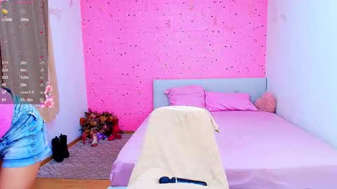 Snapshot of yours_lisa chatting on 09/23/25, 04:54 online show from 09/23/25, 04:54