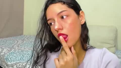 Lina and roberth online show from 10/15/25, 06:13