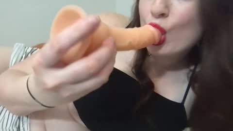 YoursTrulyBella online show from 03/11/26, 03:56