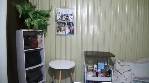 yoursubmissive_larah online show from 05/11/26, 04:04