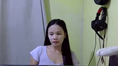 yoursweet_vanessa26 online show from 11/28/25, 11:24