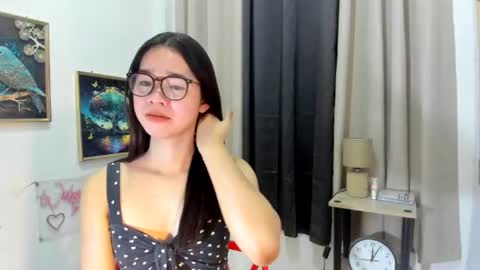 Snapshot of yourtinybunny chatting on 07/17/26, 09:49 yourtinybunny online show from 07/17/26, 09:49