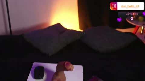 Bella- Independert Model online show from 04/16/26, 09:39