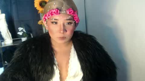 Snapshot of yourtransjeen chatting on 02/25/25, 11:44 Jeen online show from 02/25/25, 11:44