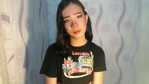 yourwife_material99 online show from 04/16/26, 10:56