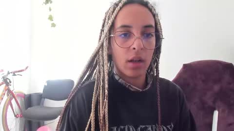 Snapshot of youwishtobeme chatting on 01/27/25, 10:06 elizabeth ju online show from 01/27/25, 10:06