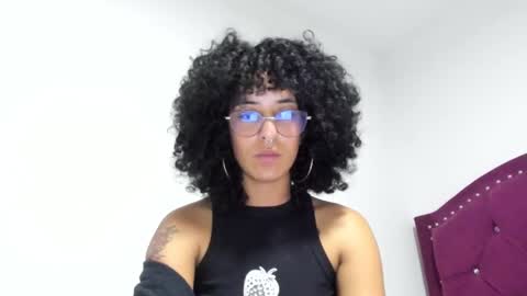 Snapshot of youwishtobeme chatting on 03/04/25, 12:07 elizabeth ju online show from 03/04/25, 12:07