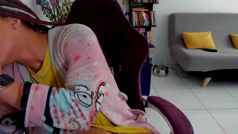 elizabeth  ju   online show from 05/18/26, 06:14