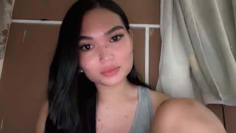 yrdrmgrl_jennie26 online show from 11/25/25, 08:42