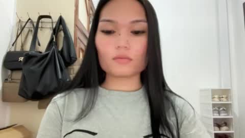 yrdrmgrl_jennie26 online show from 02/11/26, 05:51