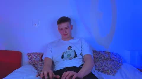 Snapshot of yrshela chatting on 03/25/26, 06:36 yrshela online show from 03/25/26, 06:36