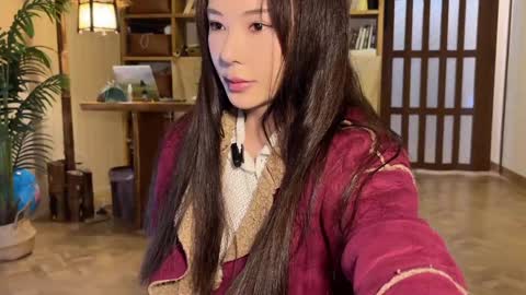 Snapshot of yuanlili chatting on 11/22/25, 01:21 lili online show from 11/22/25, 01:21