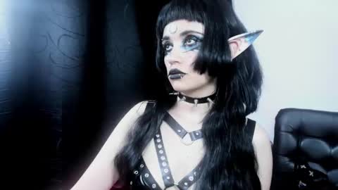 Yue Eclipsa online show from 12/22/25, 02:41