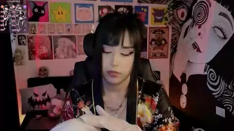 Snapshot of yuhwa chatting on 10/28/25, 08:22 rawr Anne Independent model online show from 10/28/25, 08:22