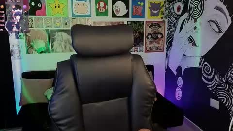 Snapshot of yuhwa chatting on 11/27/25, 06:32 rawr Anne Independent model online show from 11/27/25, 06:32