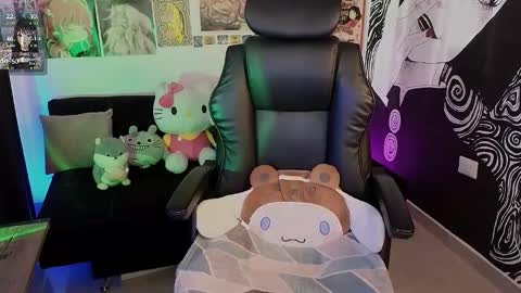    rawr   Anne Independent model      online show from 02/04/26, 10:15