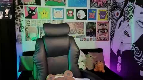    rawr   Anne Independent model      online show from 02/08/26, 02:15