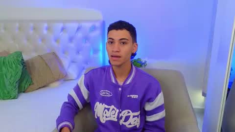 yulian_vasquez online show from 02/04/26, 12:11