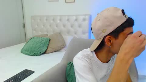 yulian_vasquez online show from 02/23/26, 07:11