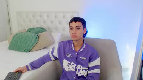 yulian_vasquez online show from 02/25/26, 07:12