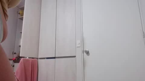 yuliana_25 online show from 04/04/26, 11:02