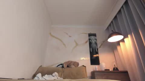 Snapshot of yulianpereira25 chatting on 11/16/25, 01:22 yulian 2811 online show from 11/16/25, 01:22