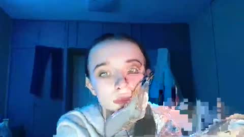 Yuliia online show from 12/20/25, 09:44