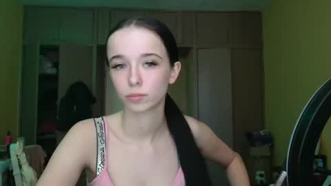 Yuliia online show from 04/19/26, 08:13