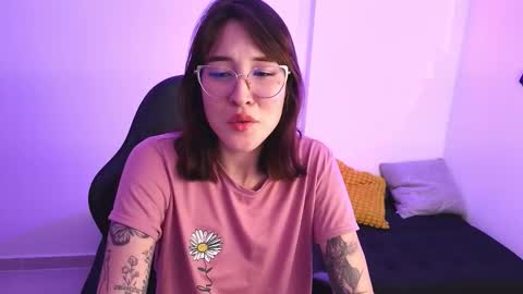 Snapshot of yulienne chatting on 11/20/25, 03:39 Yulienne online show from 11/20/25, 03:39