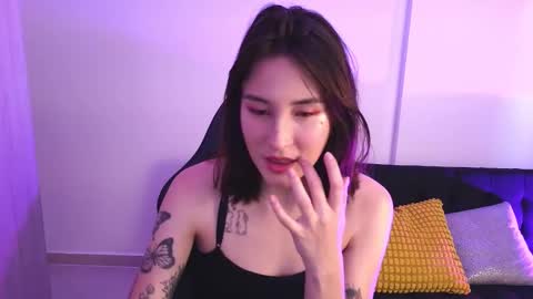 Snapshot of yulienne chatting on 11/28/25, 09:28 Yulienne online show from 11/28/25, 09:28