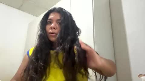 Yuli and SaraIndependent model online show from 11/14/25, 06:06