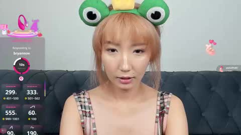 Snapshot of yume_ko chatting on 09/18/25, 12:01 yume_ko online show from 09/18/25, 12:01