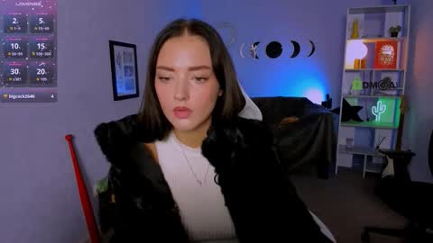 yume_sakura_ online show from 10/02/25, 12:23